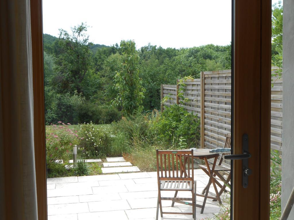 Les Grands Pres Bed and Breakfast Geney Værelse billede